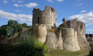 Les ruines du donjon de Conches-en-Ouche