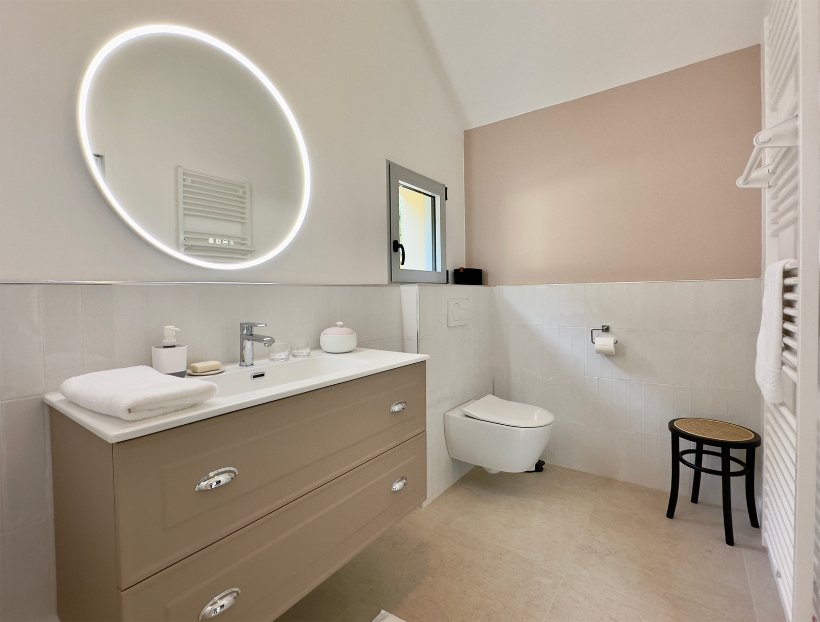 Une des salles d'eau du Clos des Fauvettes