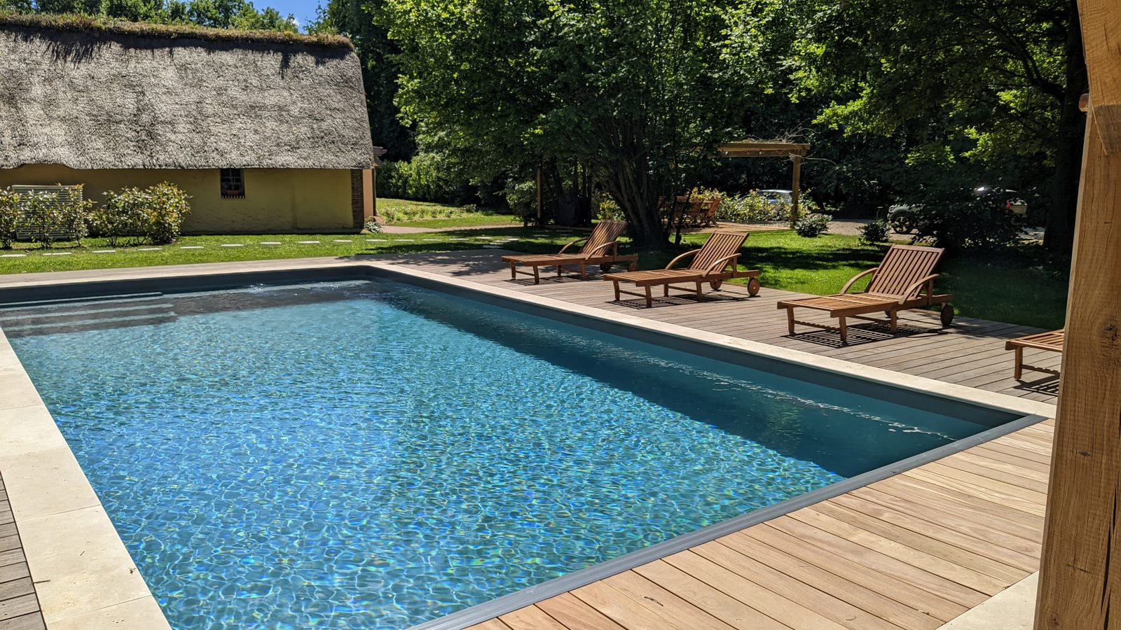 La piscine est chauffée de mai à octobre