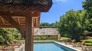 La superbe piscine du Clos des Fauvettes